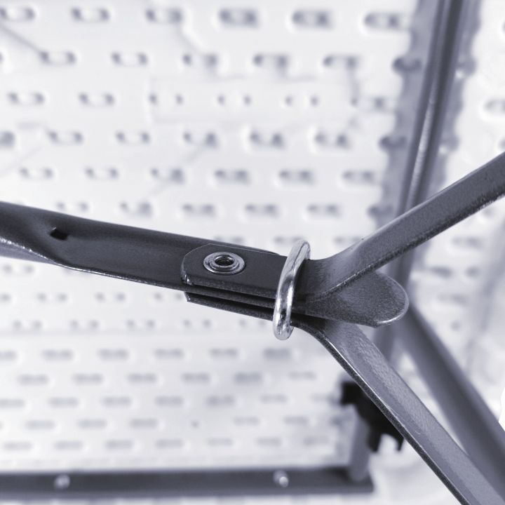 saliekamais bāra galds